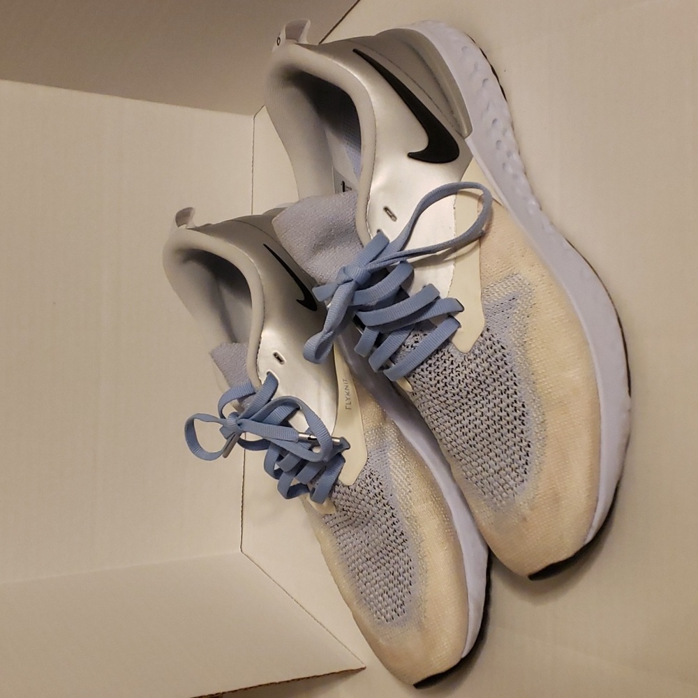Womens Nike Odyssey React Flyknit size 9.5